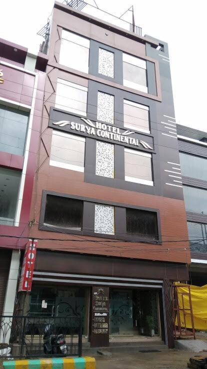 Hotel Surya Continental Lakhnaú Exteriér fotografie